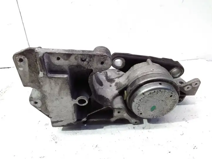 Nissan Qashqai (2010 - 2013) 11220JD700 Опора двигателя — фото 4