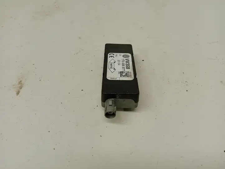 Volkswagen Touran I (2003 - 2010) 1T0035577 Усилитель антенны — фото 2