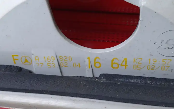 Mercedes-Benz B-class W245 (2008 - 2011) A1698201664 Задний фонарь в крышке багажника — фото 2