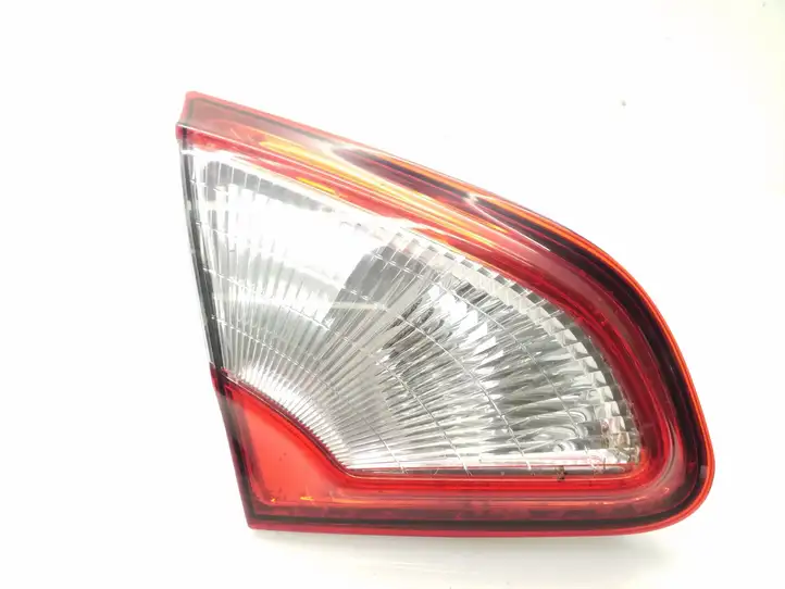 Nissan Qashqai (2010 - 2013) 89502189 Задний фонарь в крышке багажника — фото 1
