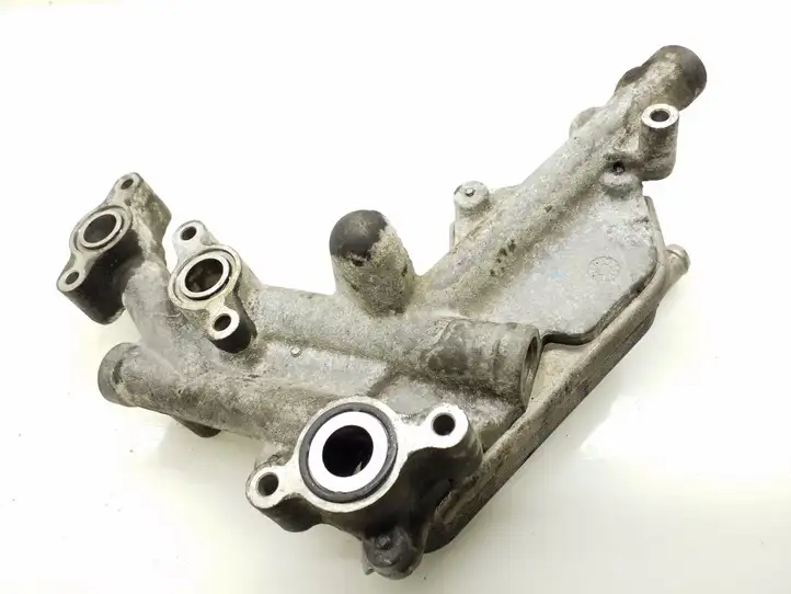 Toyota Avensis T250 (2006 - 2009) 157100R01000 Кронштейн масляного фильтра — фото 4