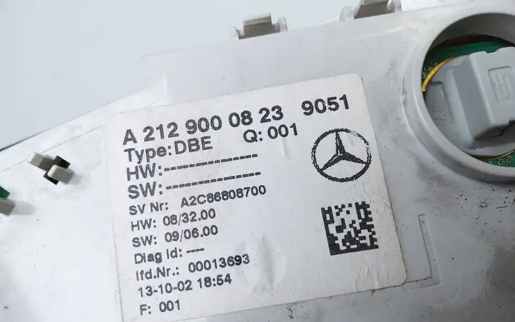 Mercedes-Benz E W212 (2009 - 2016) A2129000823 Передняя подсветка — фото 2