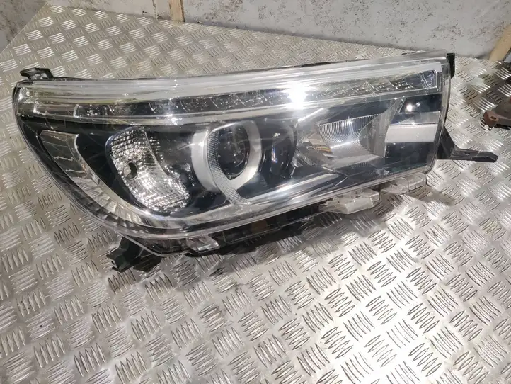 Toyota Hilux (AN120, AN130) (2015 - 2017) Sn060190808024 Передняя фара — фото 1