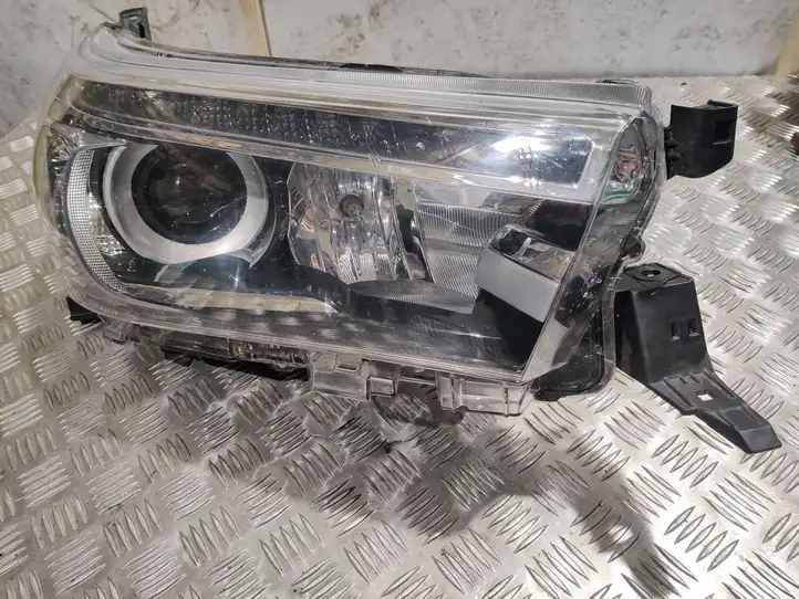 Toyota Hilux (AN120, AN130) (2015 - 2017) Sn060190808024 Передняя фара — фото 2