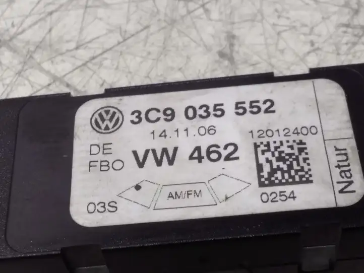 Volkswagen PASSAT B6 (2005 - 2010) 3C9035552 Усилитель антенны — фото 2