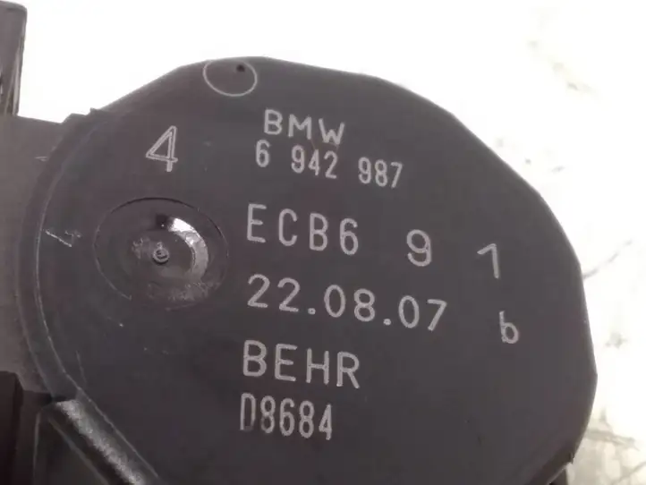 BMW 5 E60 E61 (2004 - 2010) 6942987 Двигатель задвижки потока воздуха — фото 3