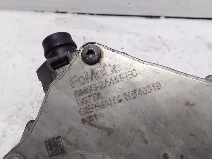 Ford Fiesta (2013 - 2017) BM5G2A451EC Вакуумный насос — фото 3
