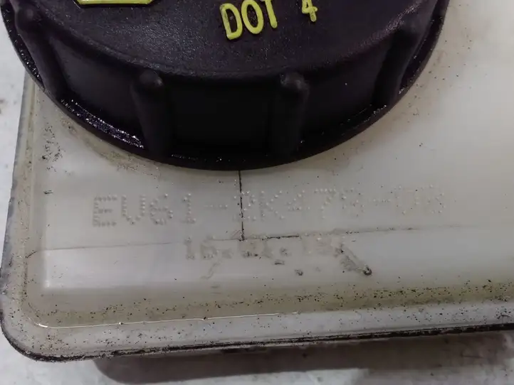 Ford C-MAX II (2015 - ) EV612K478DB Бачок тормозной жидкости — фото 4