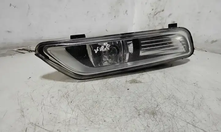 Volkswagen PASSAT B7 (2011 - 2014) Передняя противотуманная фара — фото 1