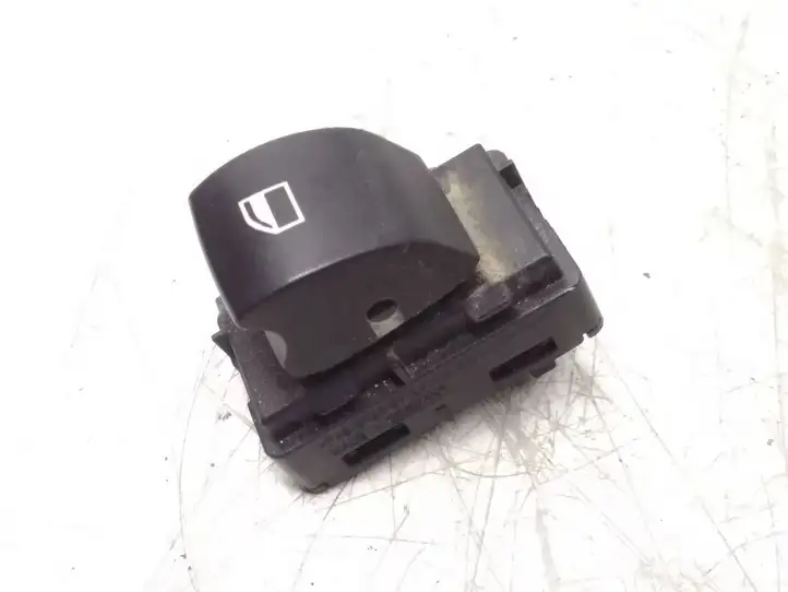 BMW 5 E60 E61 (2004 - 2010) 9113771 Кнопка стеклоподъемников — фото 2