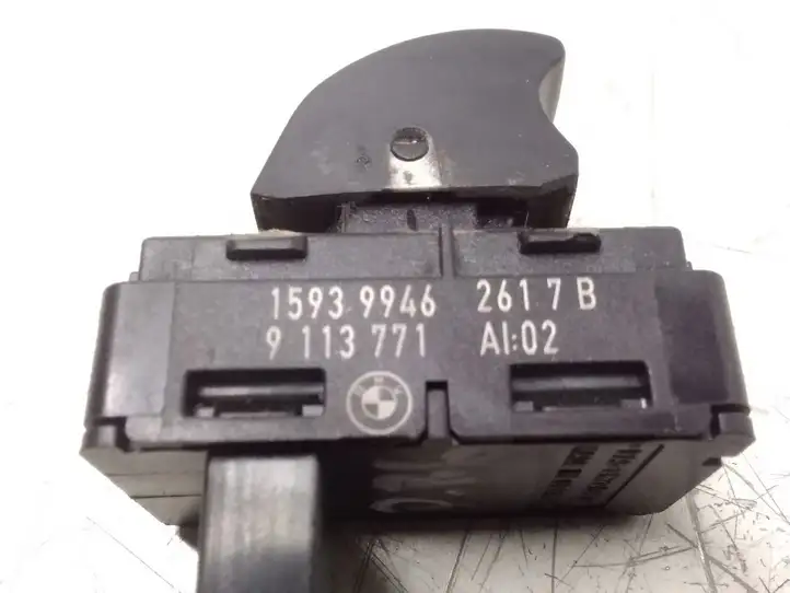 BMW 5 E60 E61 (2004 - 2010) 9113771 Кнопка стеклоподъемников — фото 1
