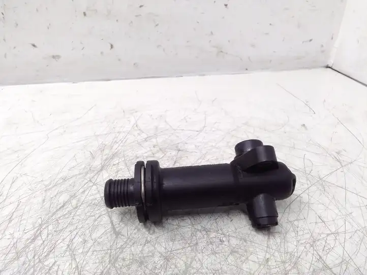 BMW 5 E60 E61 (2004 - 2010) Шланги системы охлаждения — фото 2
