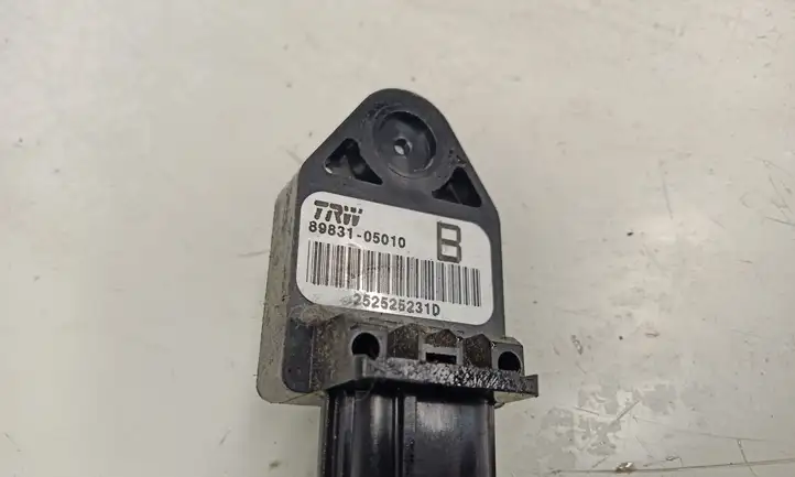 Toyota Avensis T250 (2003 - 2006) 8983105010 Датчик удара SRS — фото 3