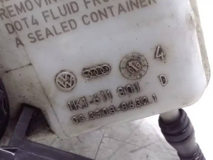 Volkswagen Caddy (2004 - 2010) 1K1611301D Главный тормозной цилиндр — фото 2