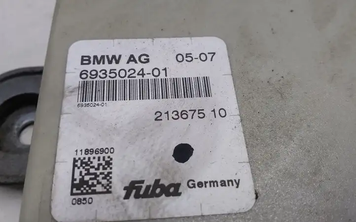 BMW X5 E70 (2006 - 2013) 6935024 Усилитель антенны — фото 3