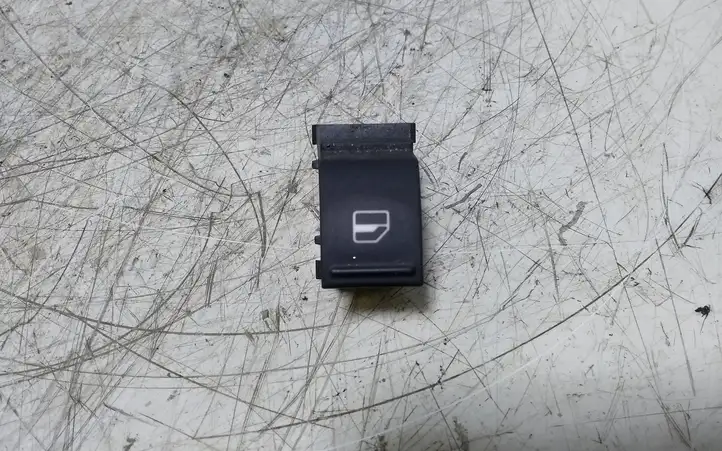 Volkswagen PASSAT B6 (2005 - 2010) 7L6959855B Кнопка стеклоподъемников — фото 4