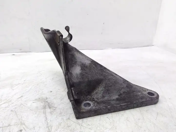 BMW 5 E60 E61 (2004 - 2010) 6761149 Кронштейн двигателя — фото 4