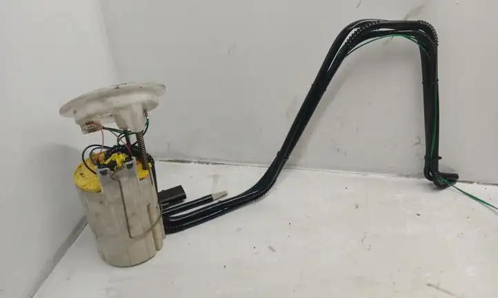 BMW 5 E60 E61 (2004 - 2010) 6765848 Топливный насос (в баке) — фото 2