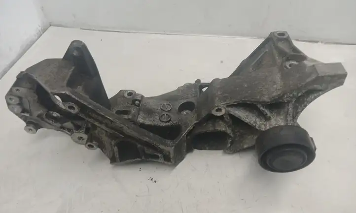 Audi A6 C7 (2011 - 2014) 03L903143R Кронштейн генератора — фото 2