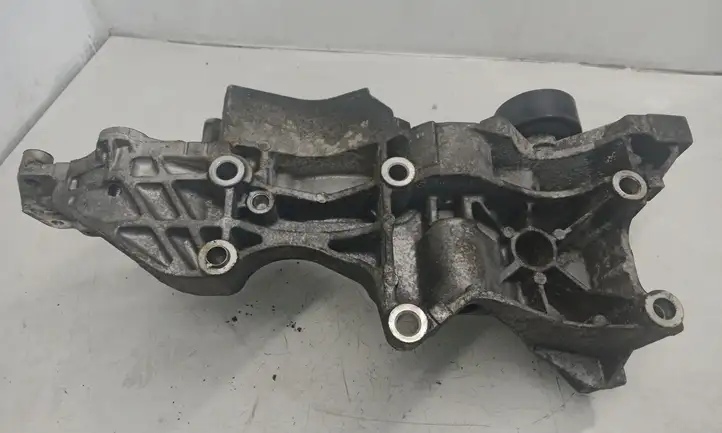 Audi A6 C7 (2011 - 2014) 03L903143R Кронштейн генератора — фото 3
