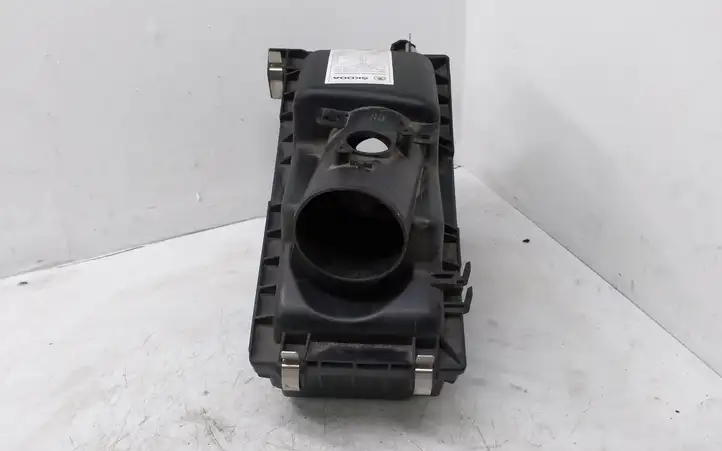 Toyota Avensis T250 (2003 - 2006) 4614485912 Корпус воздушного фильтра — фото 4