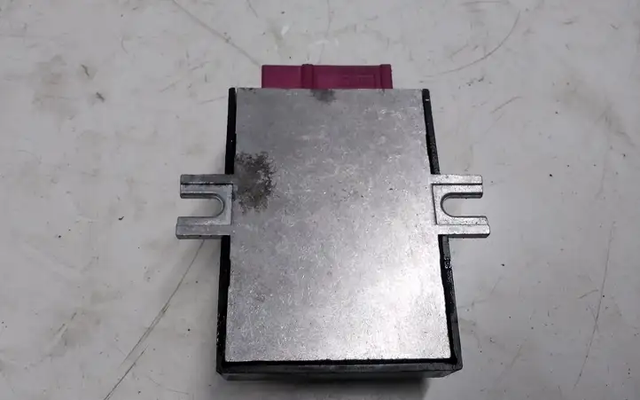 BMW X5 E70 (2006 - 2013) 7180426 Блок управления топливным насосом — фото 3