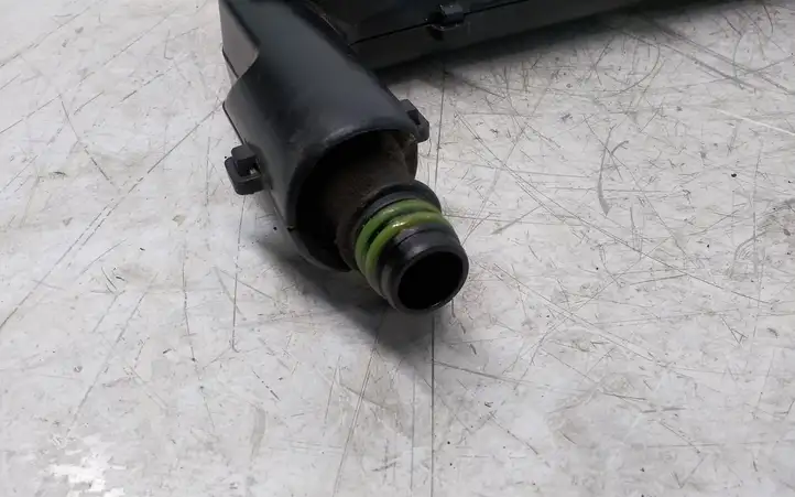Audi A4 S4 B9 (2015 - 2019) 04E103729D Трубки и шланги кондиционера — фото 3