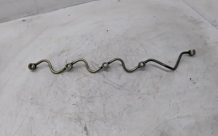 Toyota Avensis T250 (2003 - 2006) Шланг обратки топлива — фото 1