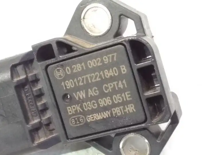 Audi A3/S3 8V (2016 - 2020) 0281002977 Датчик давления воздуха впуска — фото 2