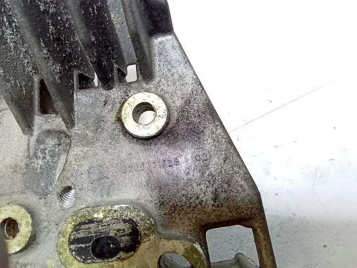 Nissan Qashqai (2010 - 2013) 8200771225 Кронштейн двигателя — фото 6