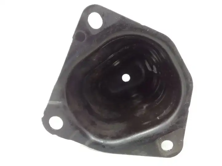 Nissan Qashqai (2010 - 2013) 85213 Кронштейн заднего бампера — фото 3