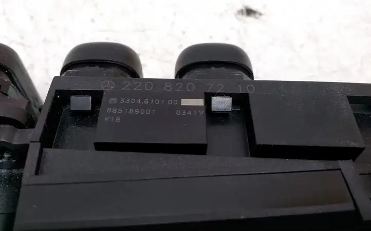 Mercedes-Benz S W220 (1998 - 2006) 2208215851 Блок кнопок на панели — фото 2