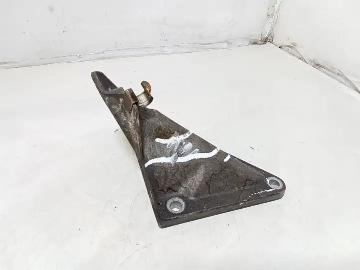 BMW 5 E60 E61 (2004 - 2010) 22116761149 Кронштейн двигателя — фото 3