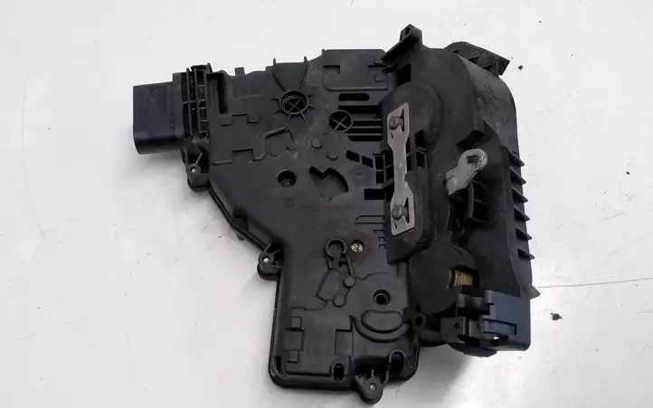 Volkswagen Sharan (2010 - 2015) 7N0839015B Замок раздвижной двери — фото 3