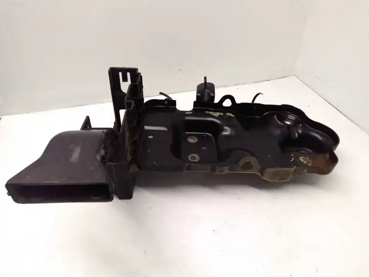 Opel Antara (2006 - 2011) Площадка аккумулятора — фото 1