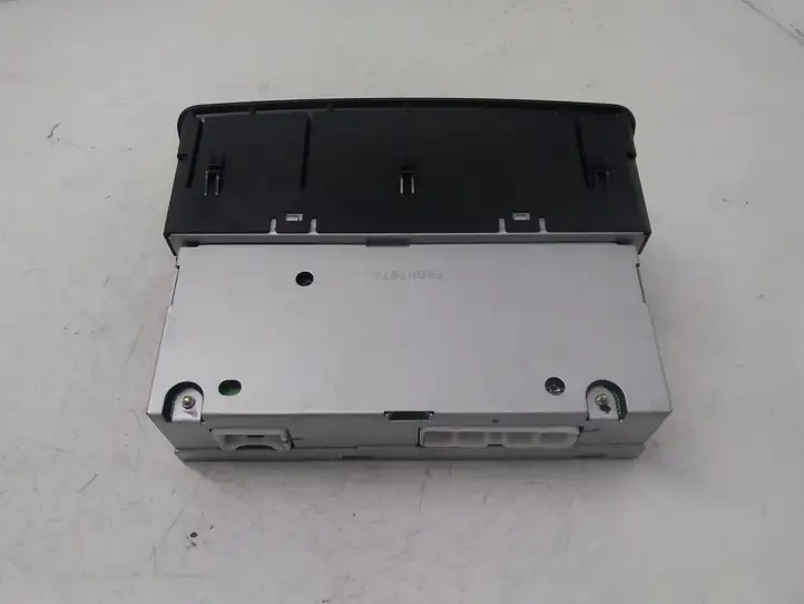 Toyota Yaris (1999 - 2003) 8611052140 Магнитола / мультимедийная система — фото 4