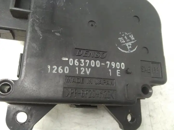 Toyota Yaris (1999 - 2003) 0637007900 Двигатель задвижки потока воздуха — фото 4