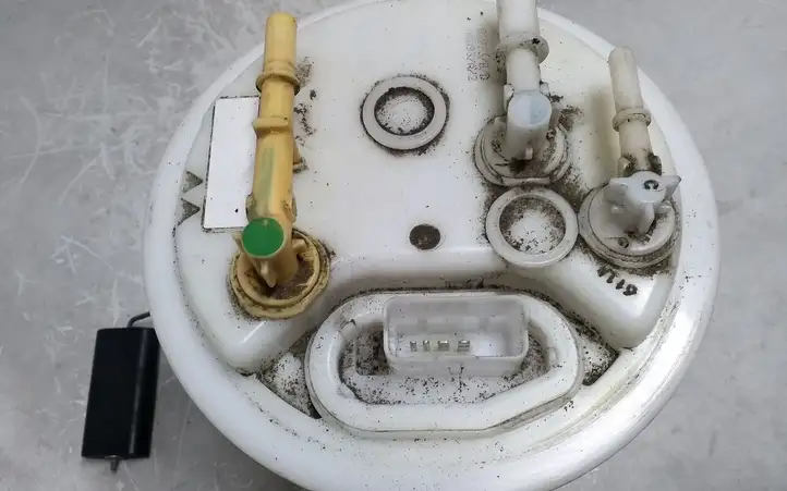 Peugeot 407 (2004 - 2011) Топливный насос (в баке) — фото 2
