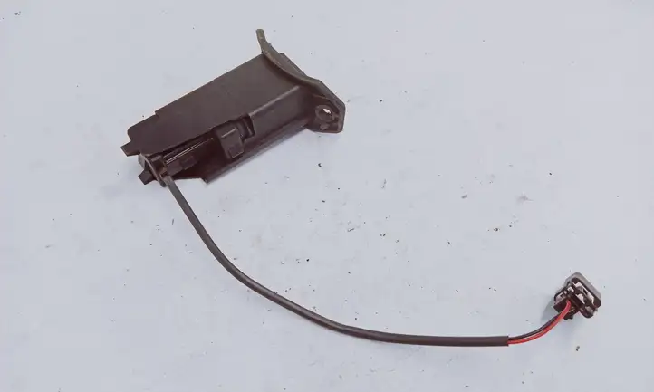 Chevrolet Captiva (2006 - 2011) 96623001 Замок крышки топливного бака — фото 2