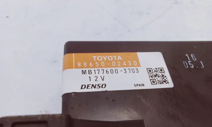 Toyota Auris 150 (2006 - 2012) 8865002430 Модуль управления кондиционером — фото 4