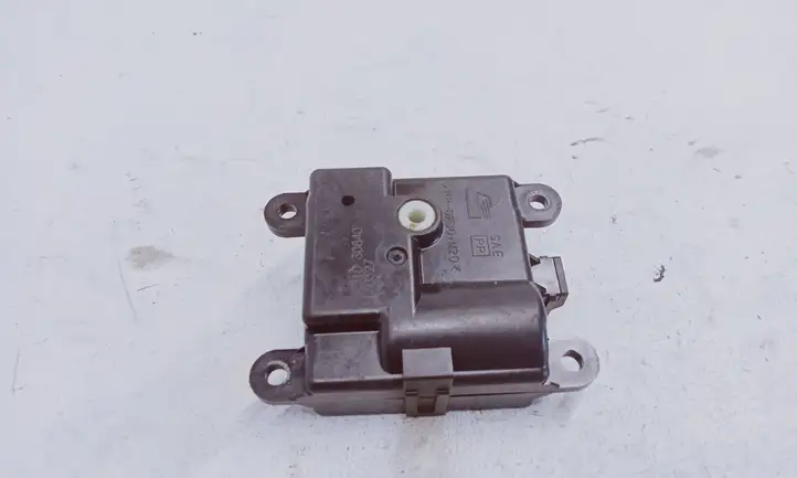 Nissan Qashqai (2010 - 2013) 1K01030840 Двигатель задвижки потока воздуха — фото 1