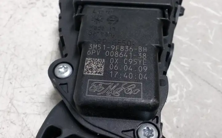 Ford Kuga I (2008 - 2012) 3M519F836BH Педаль акселератора — фото 3