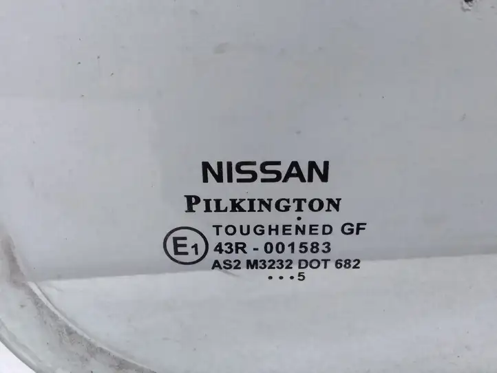 Nissan Micra (2003 - 2007) Форточка двери — фото 2