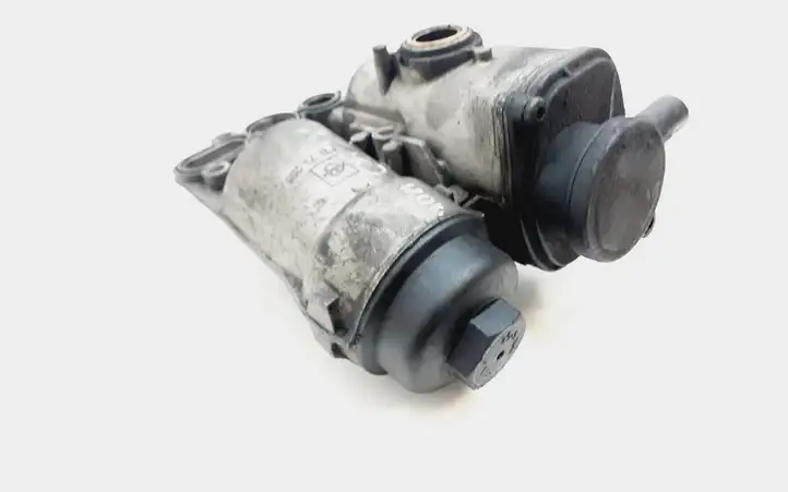 Volvo XC90 (2002 - 2006) 08642839 Кронштейн масляного фильтра — фото 1