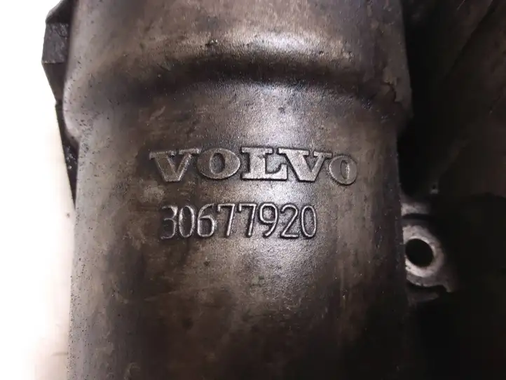 Volvo V70 (2004 - 2007) 30677920 Кронштейн масляного фильтра — фото 2