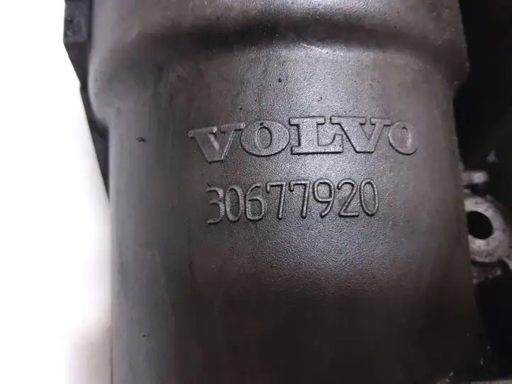 Volvo V70 (2004 - 2007) 30677920 Кронштейн масляного фильтра — фото 2