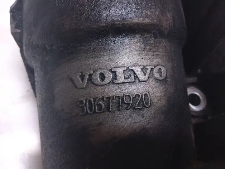 Volvo S80 (2006 - 2009) 30677920 Кронштейн масляного фильтра — фото 2