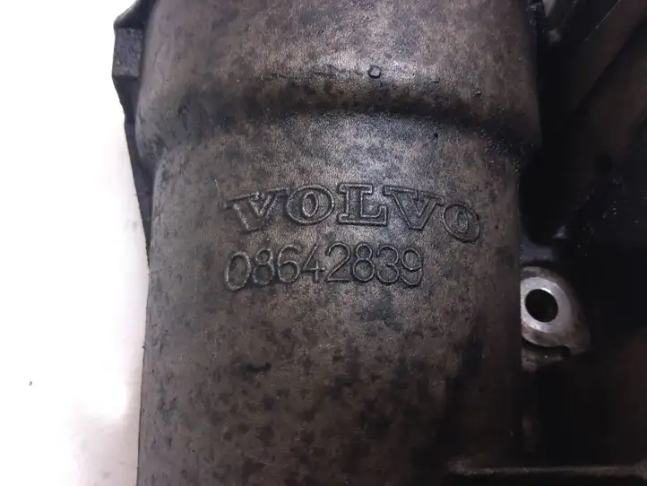 Volvo V70 (2000 - 2004) 08642839 Кронштейн масляного фильтра — фото 2