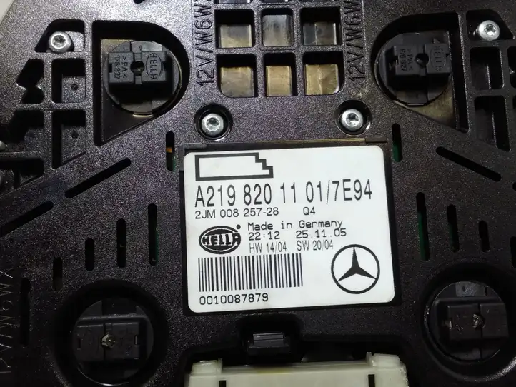 Mercedes-Benz CLS C219 (2003 - 2011) A2198201101 Задняя подсветка — фото 4