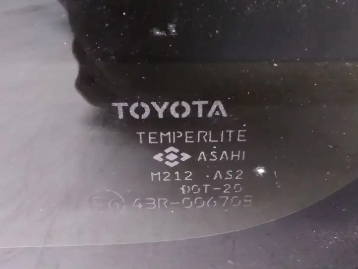 Toyota Yaris Verso (1999 - 2005) Заднее боковое стекло — фото 2